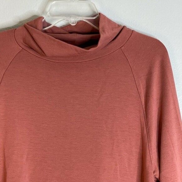 Lou & Grey Women's SignatureSoft Blend Turtleneck Top Size Medium - Picture 3 of 12